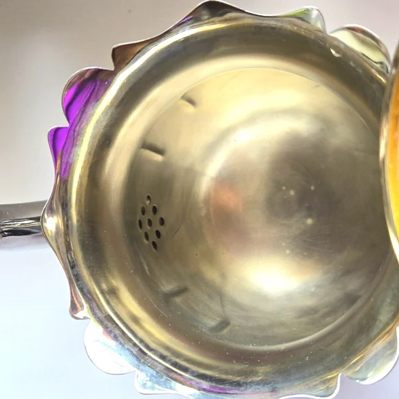 Silver Plated Teapot with Victorian Styled Designed Lid and Handle - Picture 6 of 8